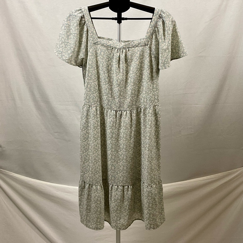 Elegant Floral Midi Dress in Green